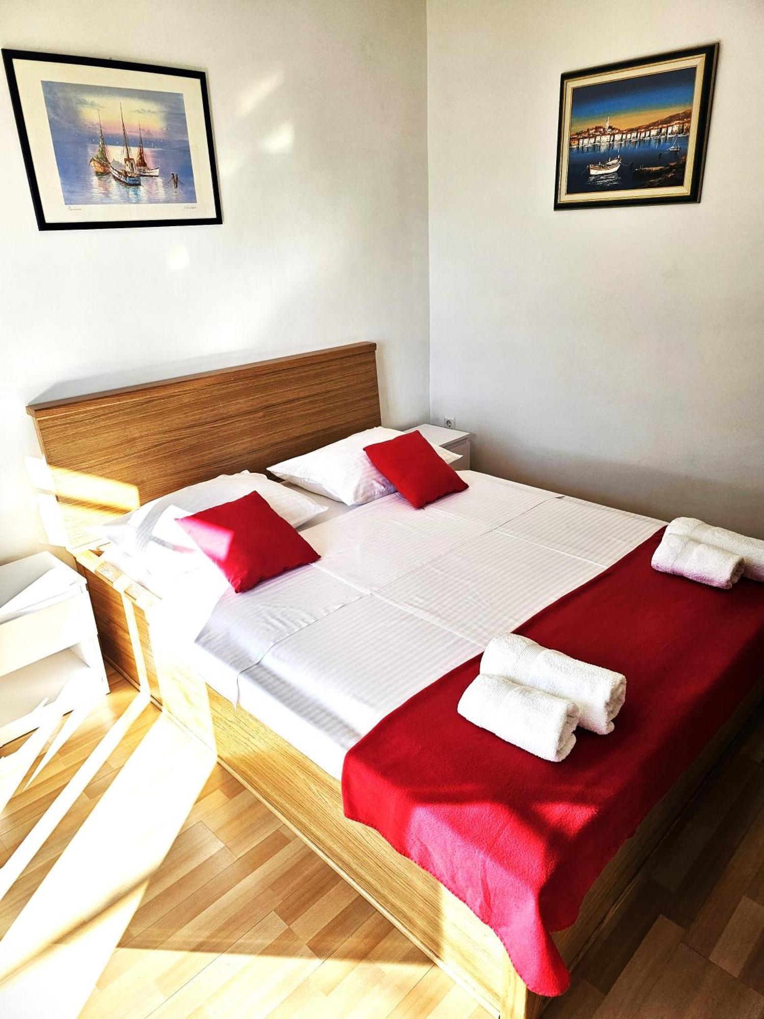 סווטי יוראי Apartments Lidija מראה חיצוני תמונה
